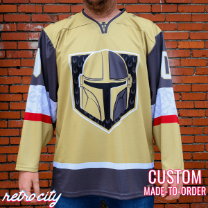 1j4mandaloriandindjarinstarwarsdisneyhockeyjerseygold min